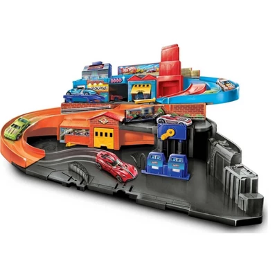 Hot Wheels Ultra Hots Sto & Go Trackset 4 Hot Wheels Ultra Hots Sto & Go Trackset - Image 4
