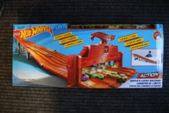 Hot Wheels Super 6-Lane Raceway -Hot Wheels Sales Slice3 0720deb0 67c7 4edd b6bc 9651da8c1c9f