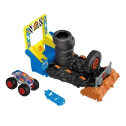 Hot Wheels Monster Trucks Arena World Race Ace Car